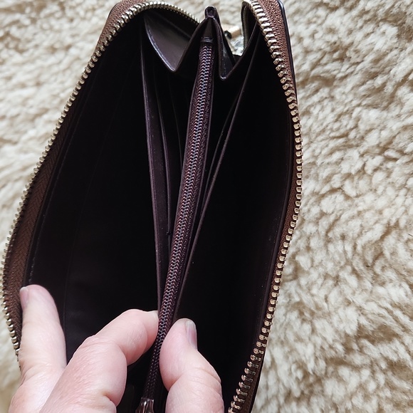 Gorgeous Coach 3/4 Zippered Signature Star Leather Long Wallet โญ๏ธ๐ค - Picture 14 of 16